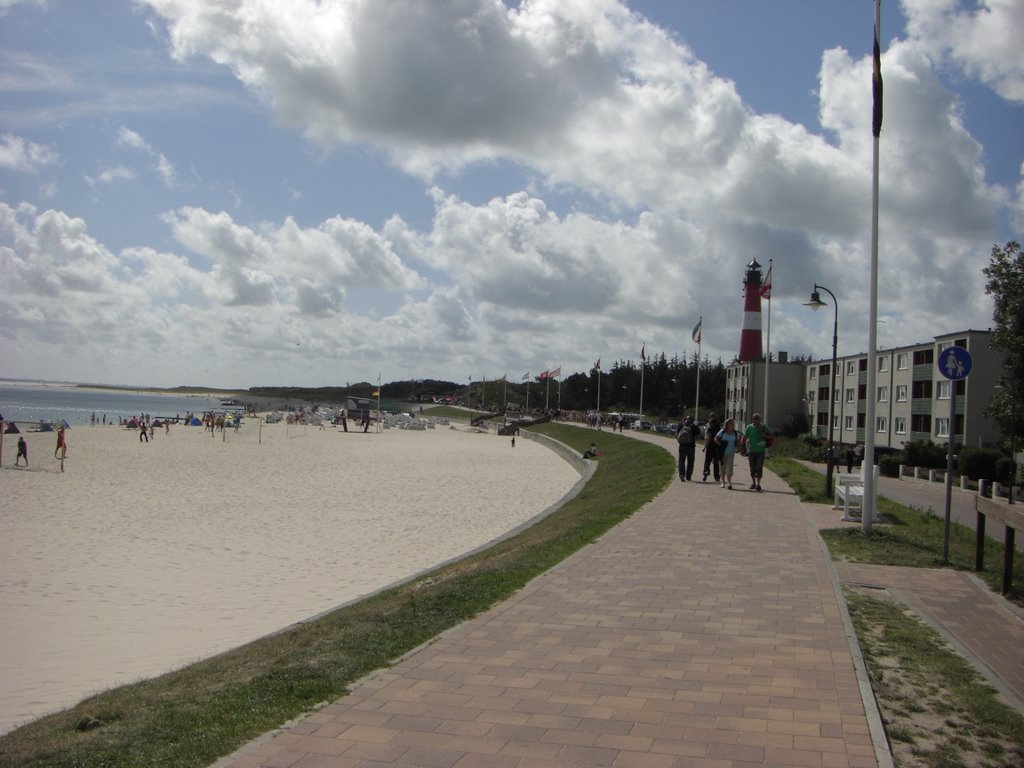 Strand und Leuchtturm by Uli Zett