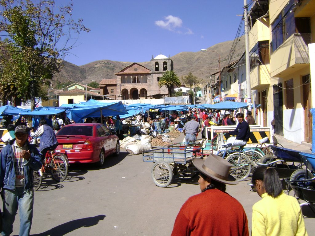 Urcos la plaza by Yonico Cardoso