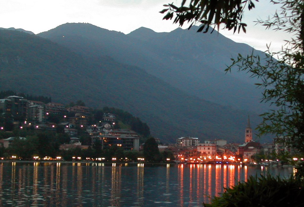 Quaggione, Poggio Croce e Tre Gobbi da Omegna, a sera by Marco Carnelli