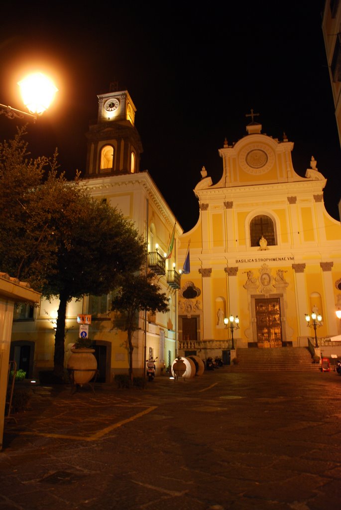 Minori: il comune e la chiesa principale by fabrizio.reale