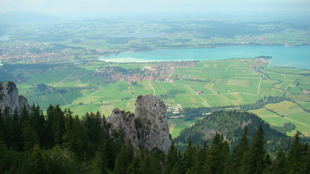 Blick auf den Forggensee, Schwangau und Füssen vom Tegelberg 1720m by soeben