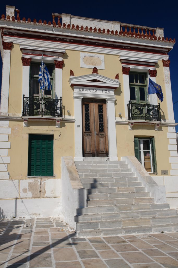 Serifos, Town Hall by ΒΑΣΙΛΗΣ ΛΙΩΡΗΣ