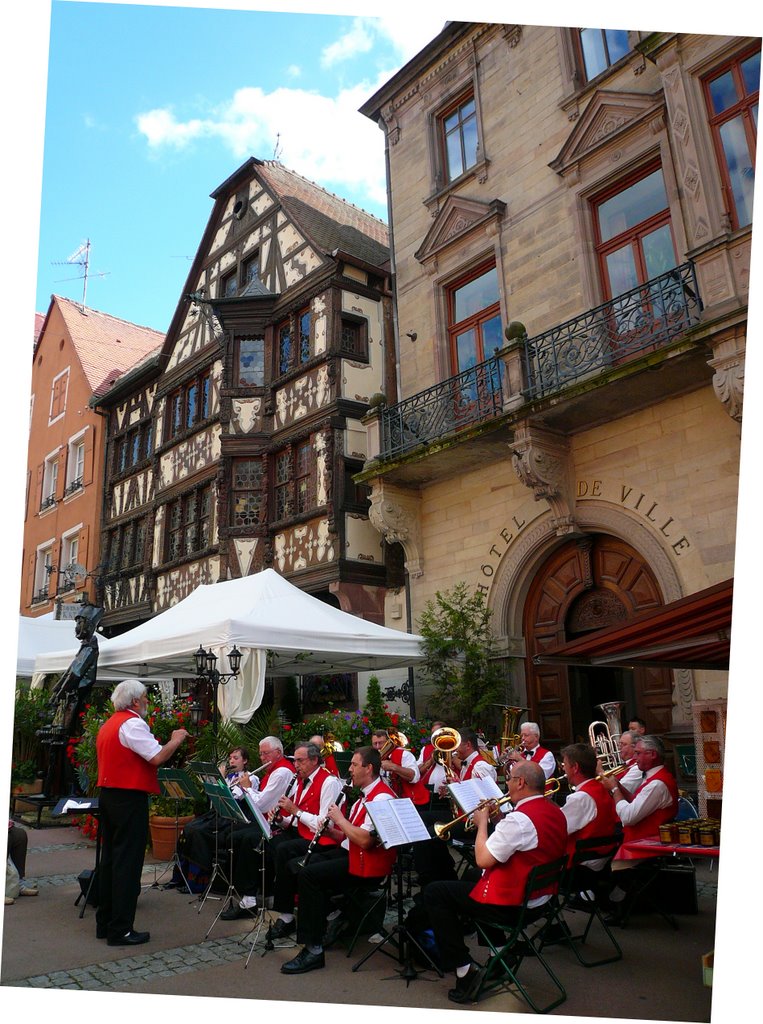 CONCERT PUBLIC DEVANT L'HÔTEL DE VILLE 26 07 2009 by danyFischer