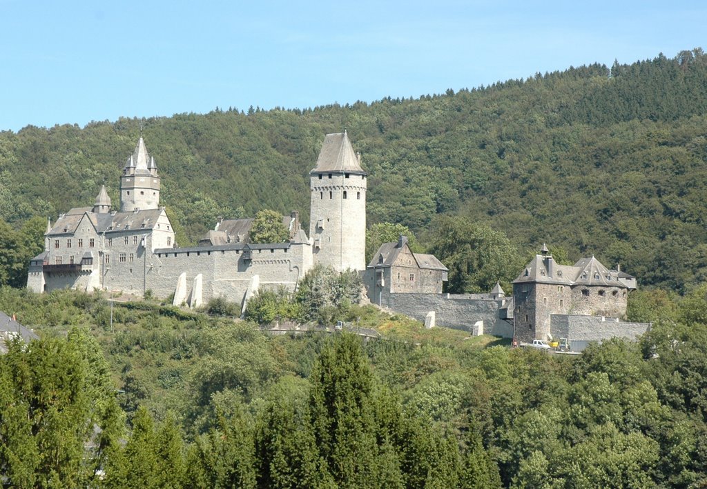 Burg Altena nach Sanierung im August 2009 by rabe1969