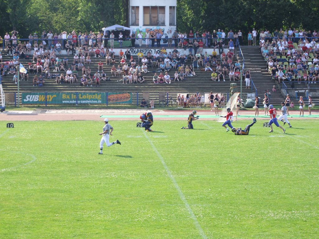 Stadion des Freidens Spielstätte von den Leipzig Lions (American Football) & der SG Motor Gohlis-Nord Leipzig (Fußball) by Fueloep