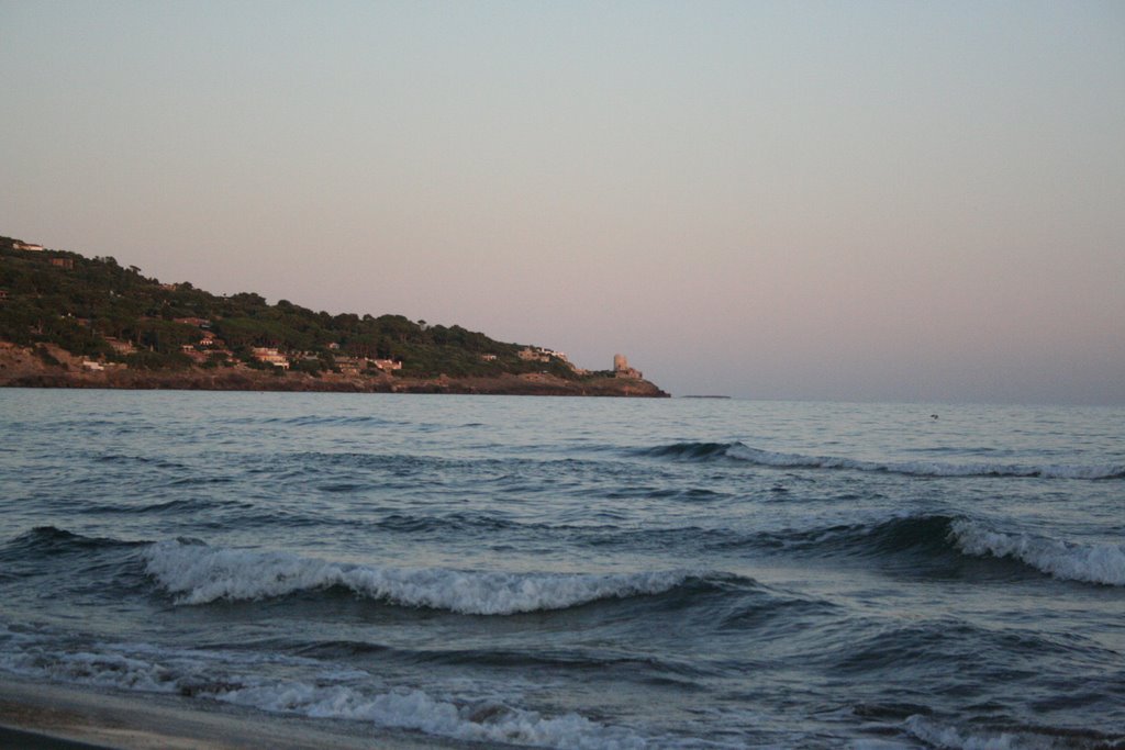 Ansedonia vista dalla spiaggia (Agosto 2009) by Mauro Paleari