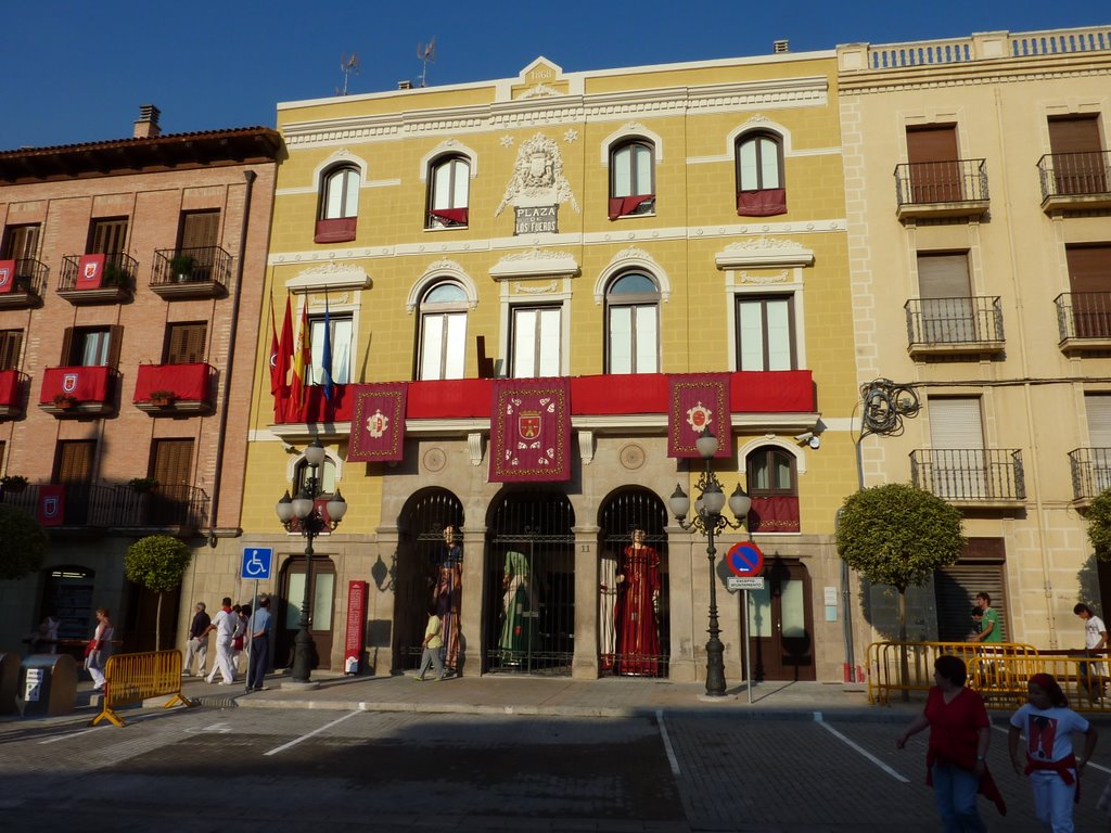 Ayuntamiento de Falces by alberto ruiz resano