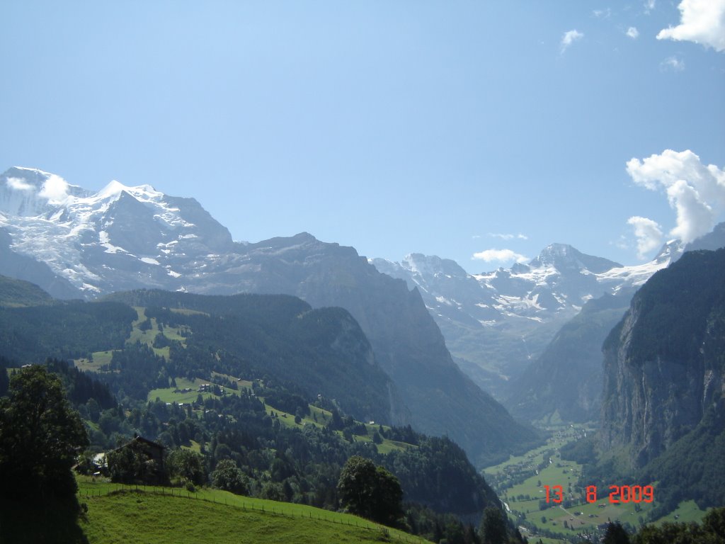 Blick ins Tal bei Lauterbrunnen Schweiz by mattoni6653