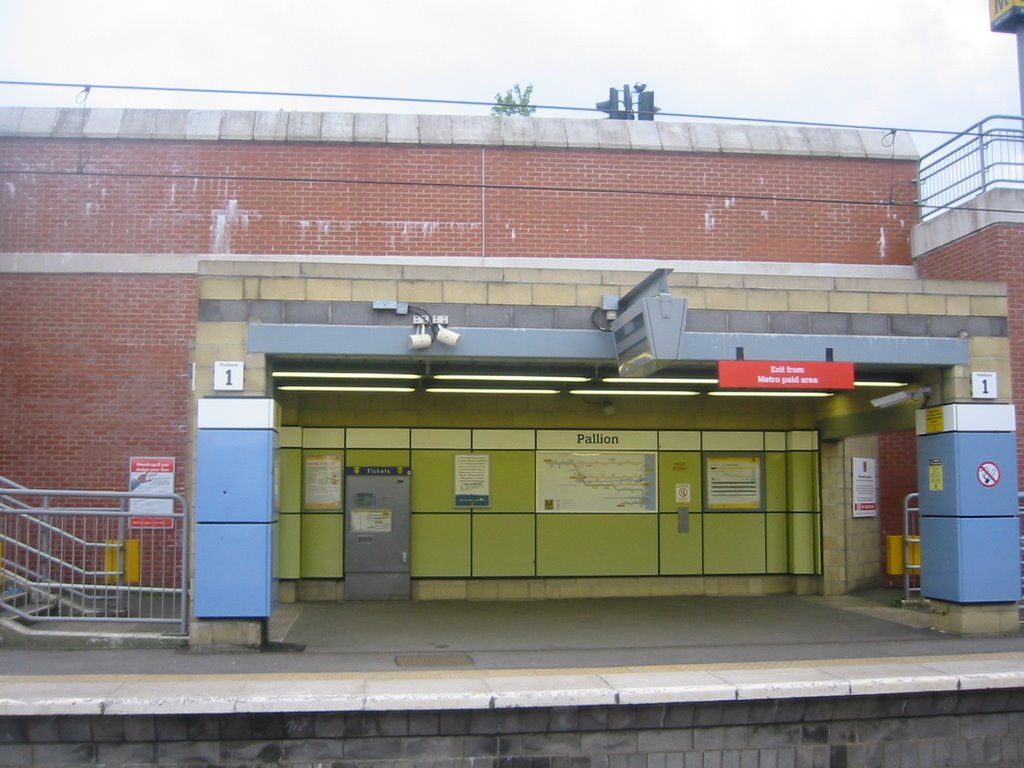 Pallion Metro Station by chrisnufc