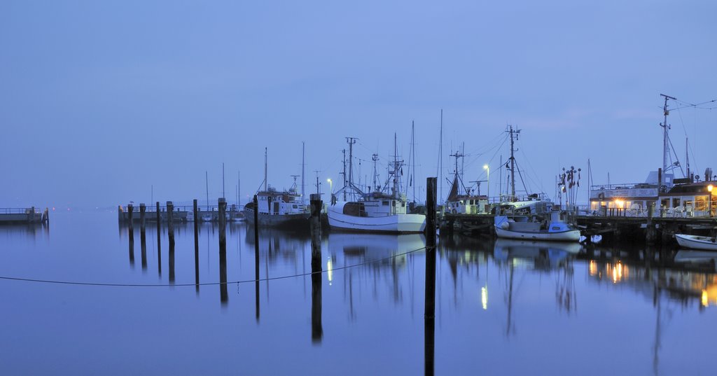 Blaue Stunde by Thomas Maess