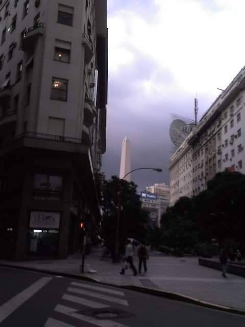 Obelisco by Harvy