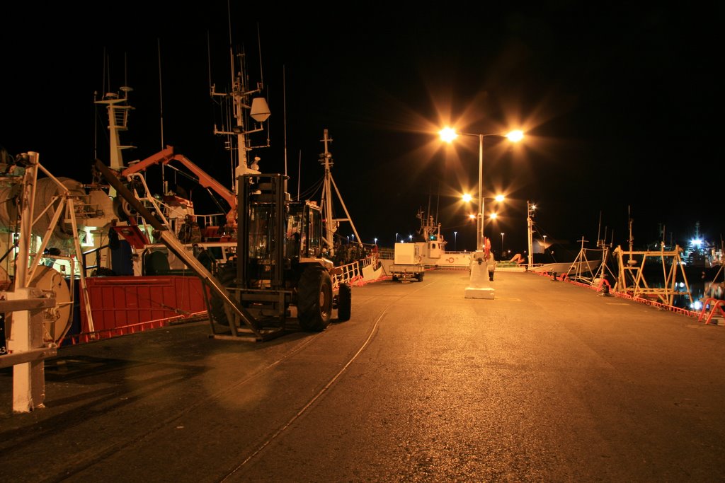 Pier @ night by Bolagraphy