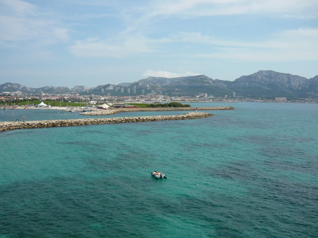 Marseille (Bouches du Rhône) by Naru Kenji