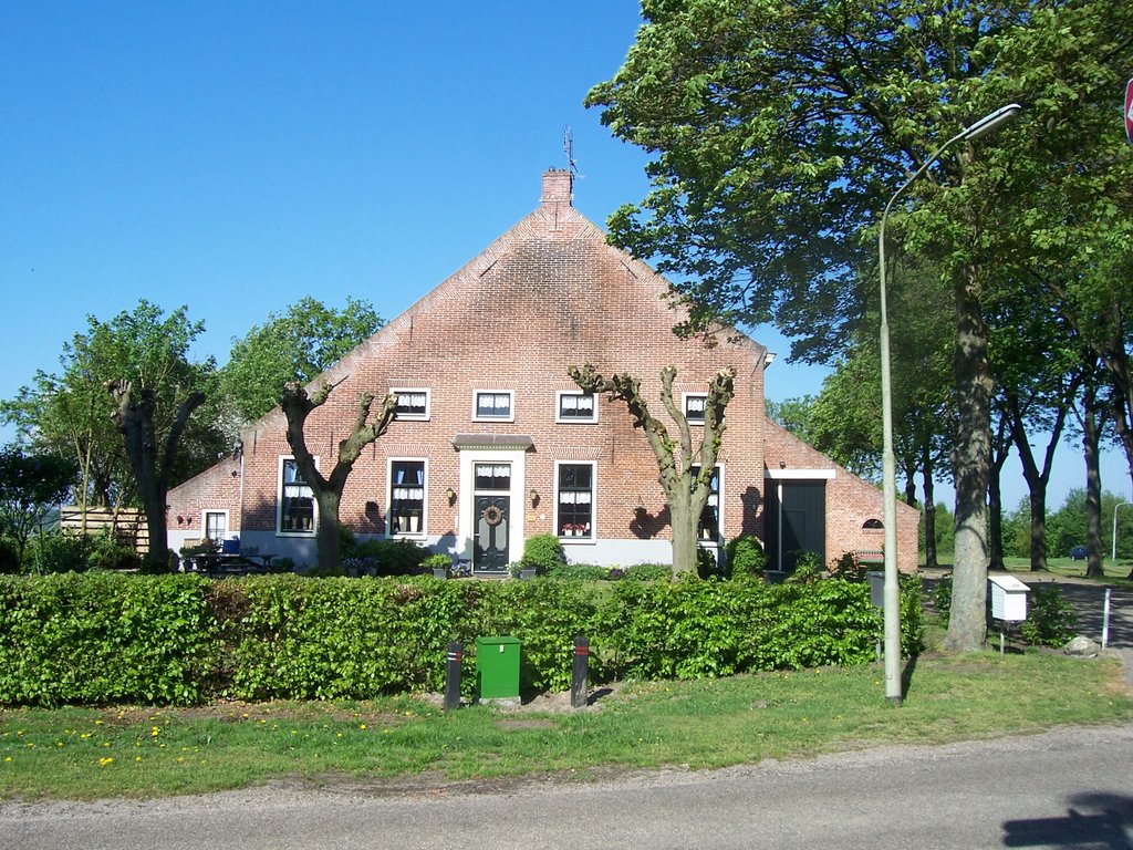 Boerderij te Ter Maarsch by J.F. Koetse