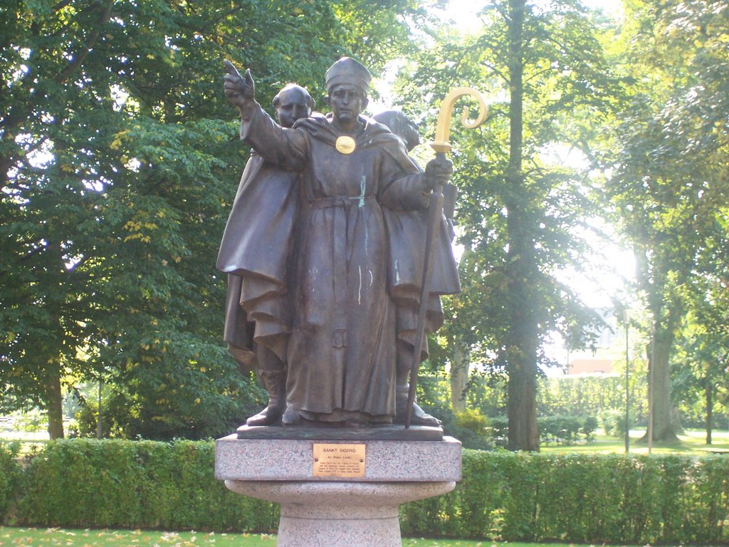 Statue in Växjö by J.F. Koetse