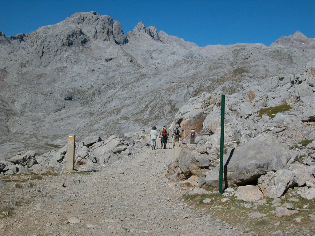 Walking Trail Picos de Europe by Liam O'Carroll