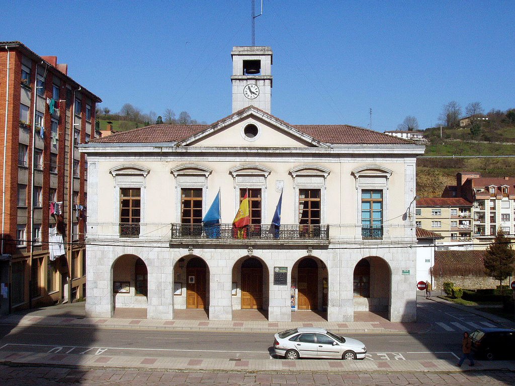 Ayuntamiento, Infiesto, Piloña, Asturias by Antonio Alba