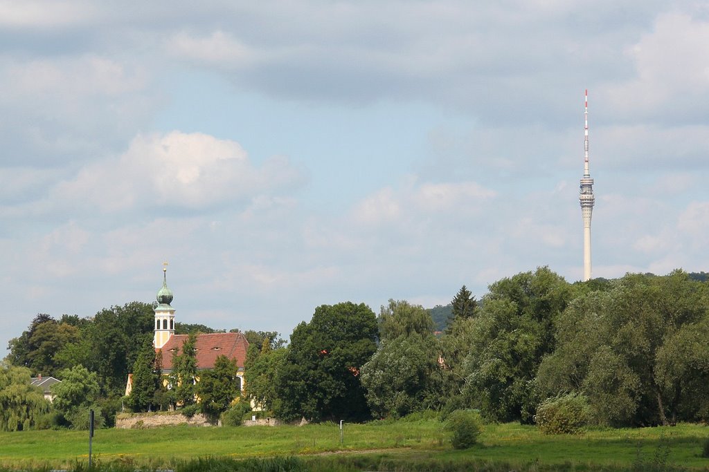 Fernsehturm Dresden, Blick von Kleinzschachwitz by Olaf Herrig