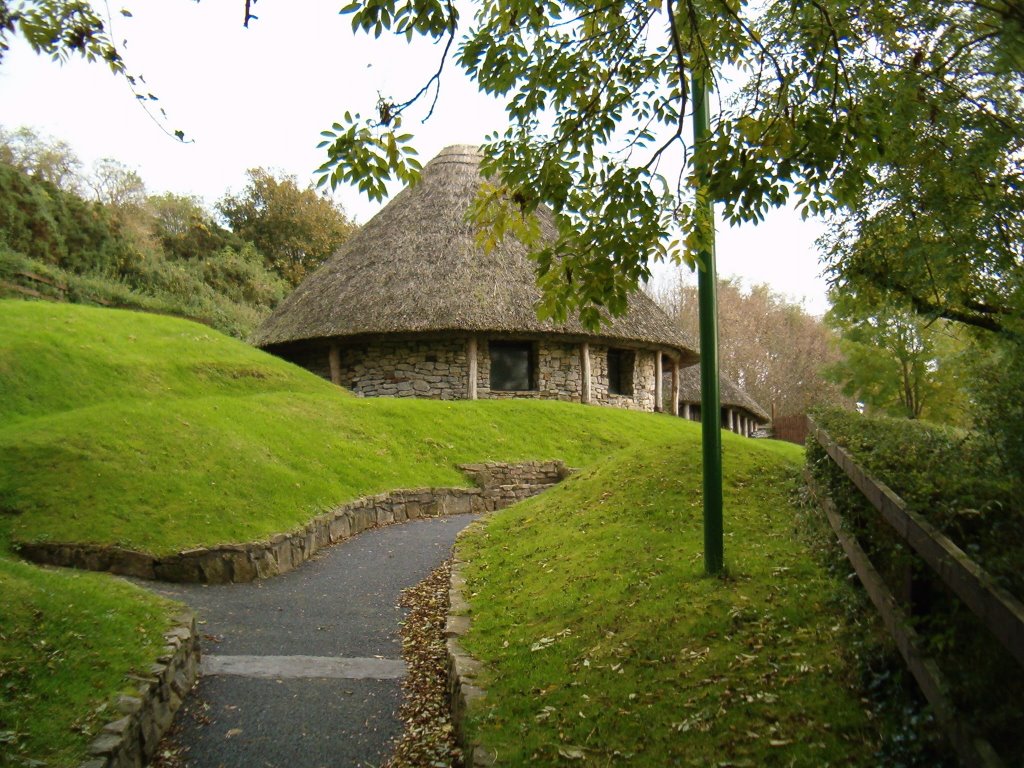 Lough Gur (visitor centre) by aldamore