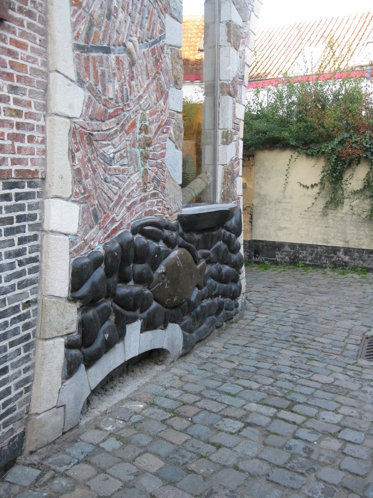 Sahara Art Stones - Decoration on house by Mario De Weerd