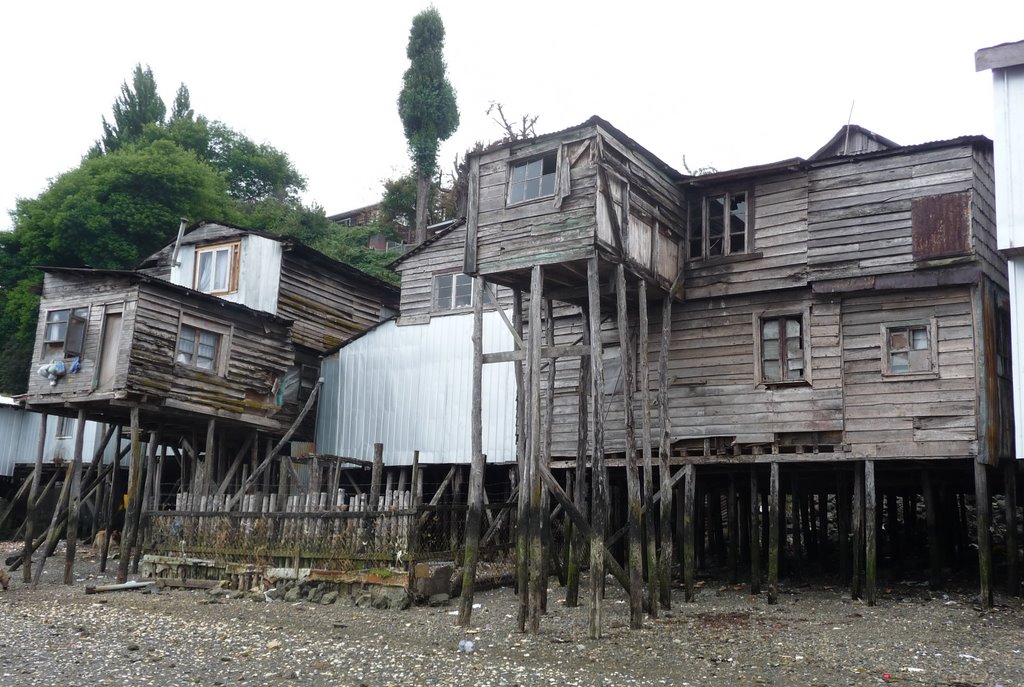 Palafitos viejos de Castro by Ludwig Spohr