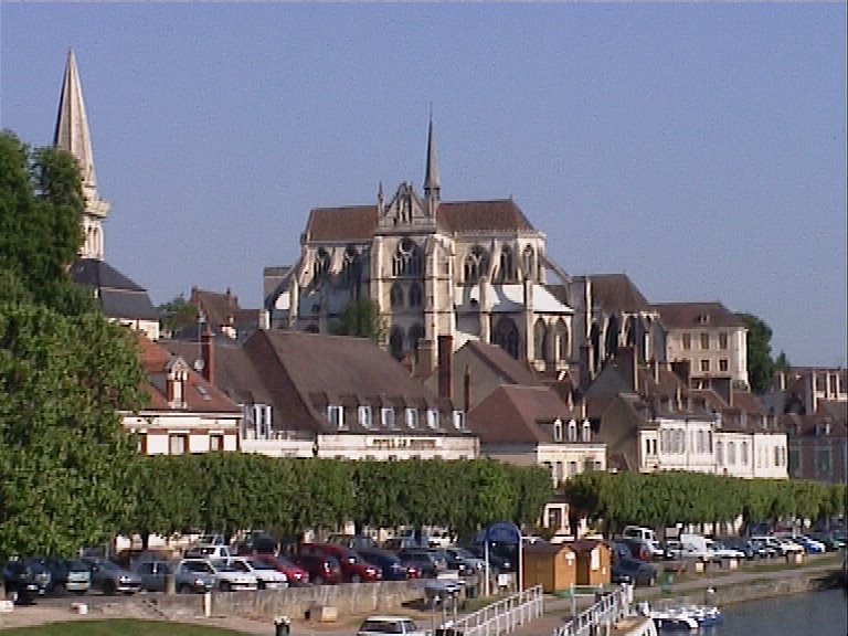 Panoramica, il Duomo di Auxerre, Francia by Robert@Dona