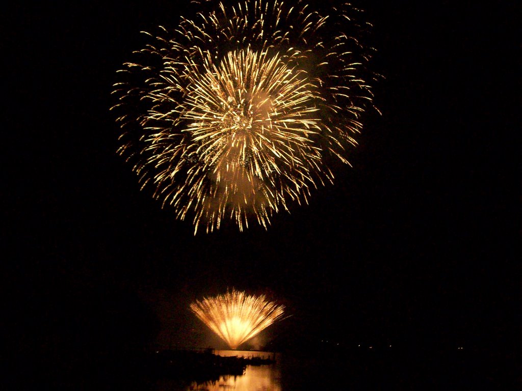 Fuochi artificiali ferragosto 2009 al lago di Scanno (4) by SandroBureca