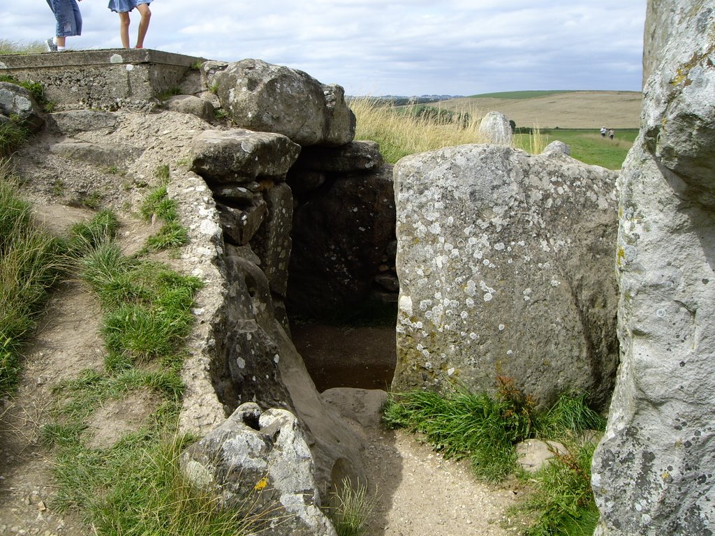 West Kennet Long Barrow by paulswindell