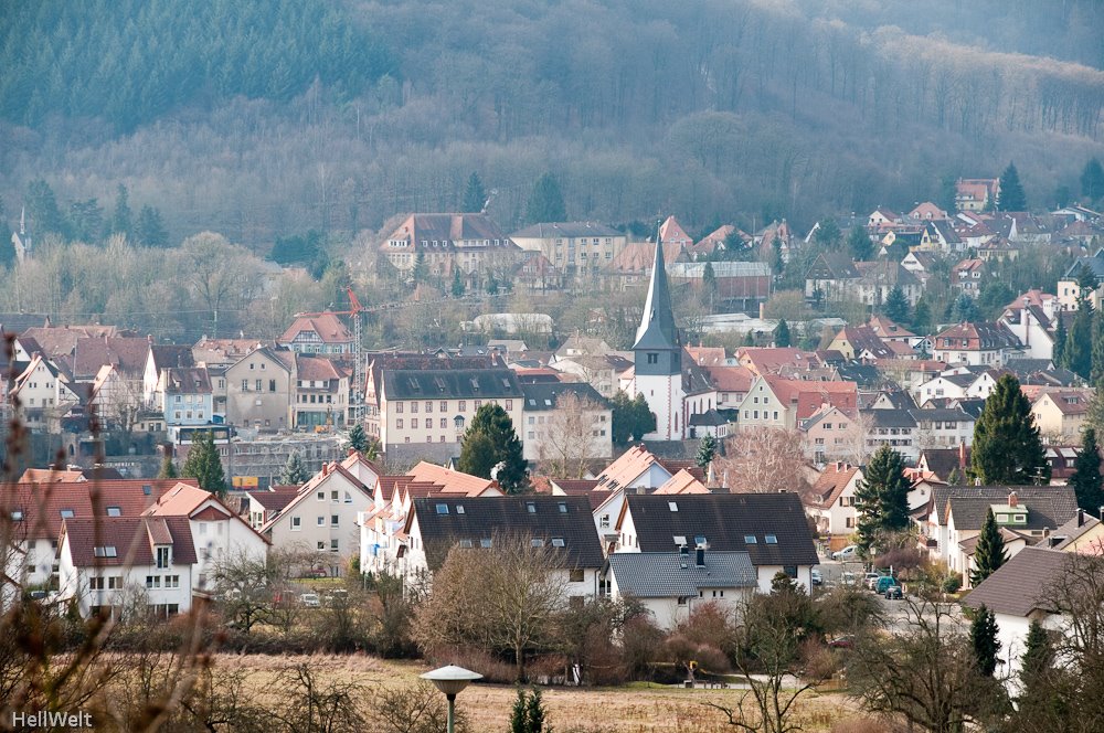 Blick auf die evang. Kirche by HellWelt