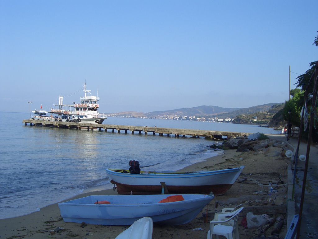 Yalı, 77500 Fıstıklı/Armutlu/Yalova, Turkey by BJK ييلماز﻿ Yılmaz