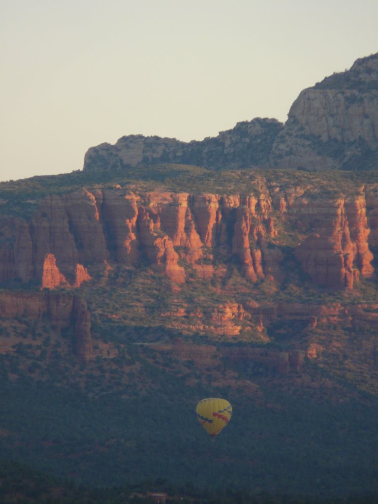 Ballon Rise by Thomas Poscharsky