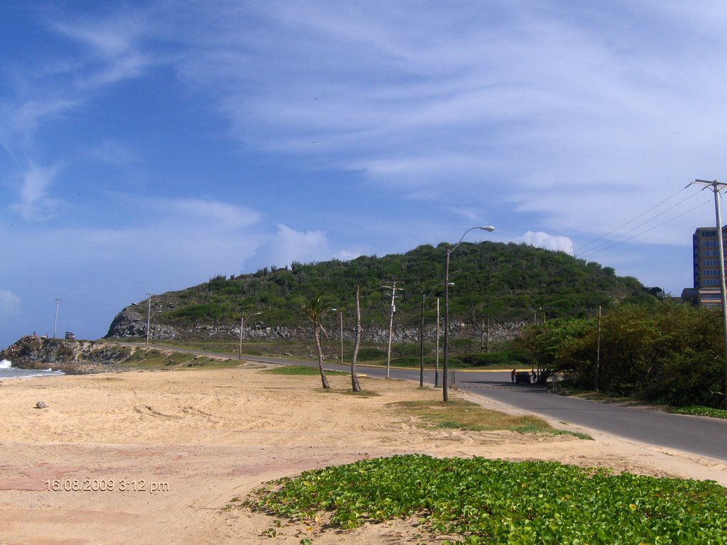 Paseo, Playa La Caracola. Pampatar by Zeusmele