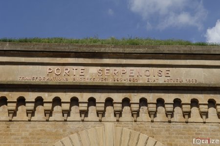 Porte Serpenoise de Metz - Focalize et Christophe Deutsch-Dumolin, pour http://tout-metz.com/histoire-metz by christophedd