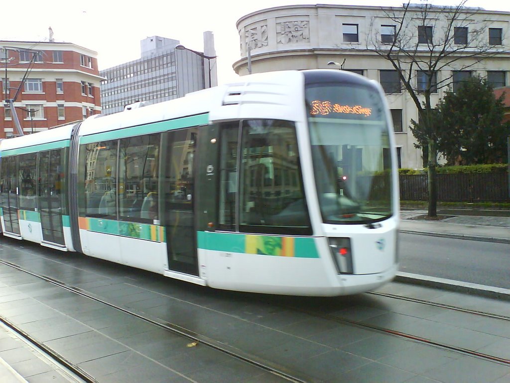 Porte de la Plaine - PARIS XVème - Le tram by Patrick ADAM