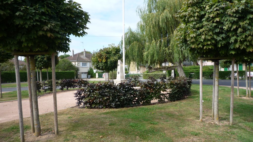 Place Jean Moulin, Cabourg by Galion14