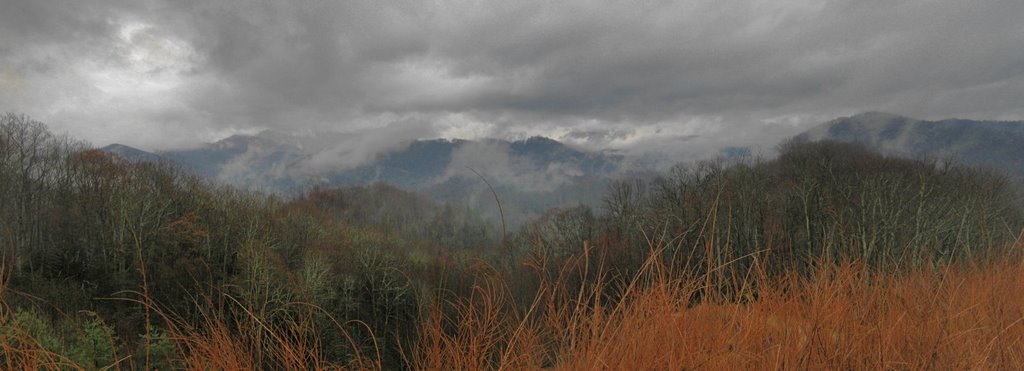 Clouds behind Caldwell by JMikkola