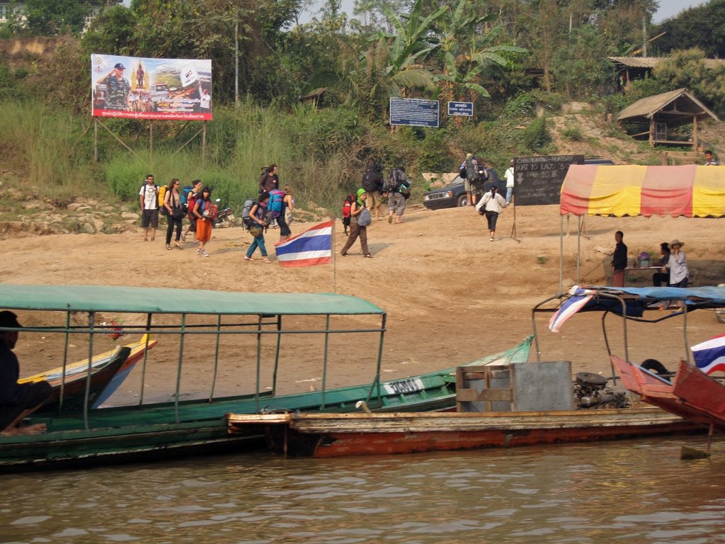 Chiang Khong border to Laos (2009) by Pepper82MW