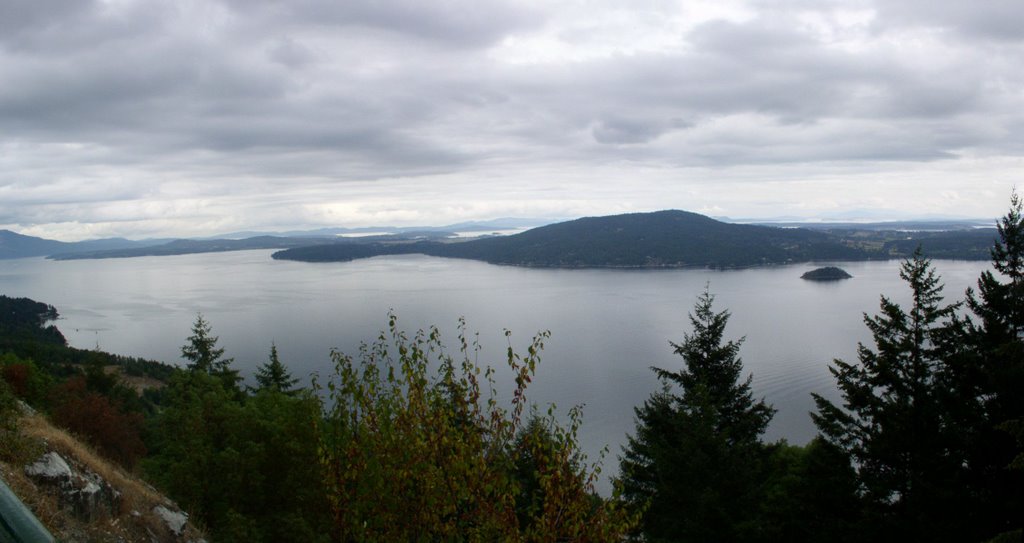 Lookout along the Malahat Highway by Maguana