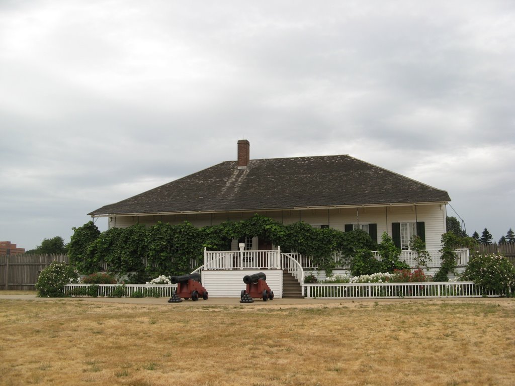 Chief Factor's House at Fort Vancouver National Historic Site by radiojeff