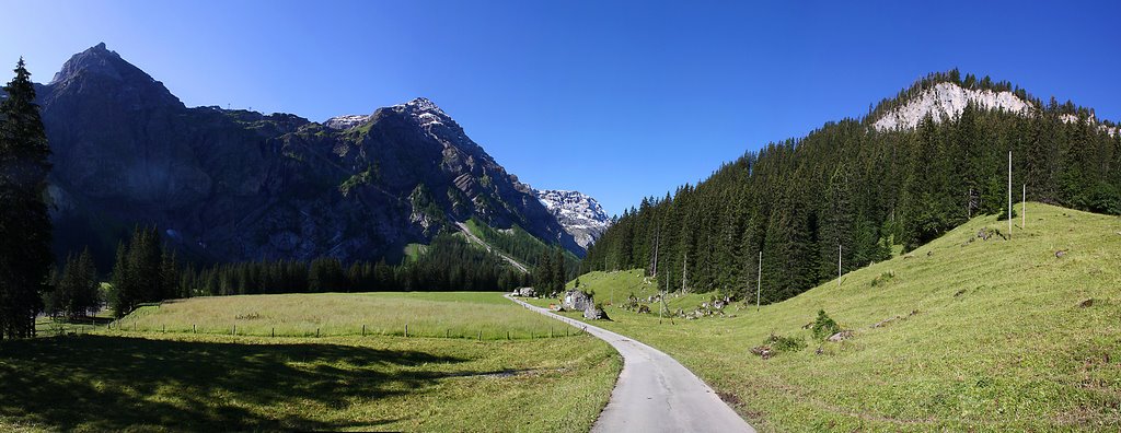 Iffigenalp, Lenk (Switzerland) - Panorama I [2009-07-20] by Christoph Gasche