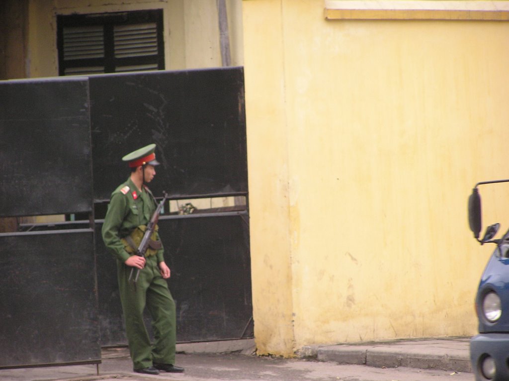 Ha Noi / Socialist realism. Leninist / Социалистический реализм. / March 2007 by Eugeniy Tsarkov