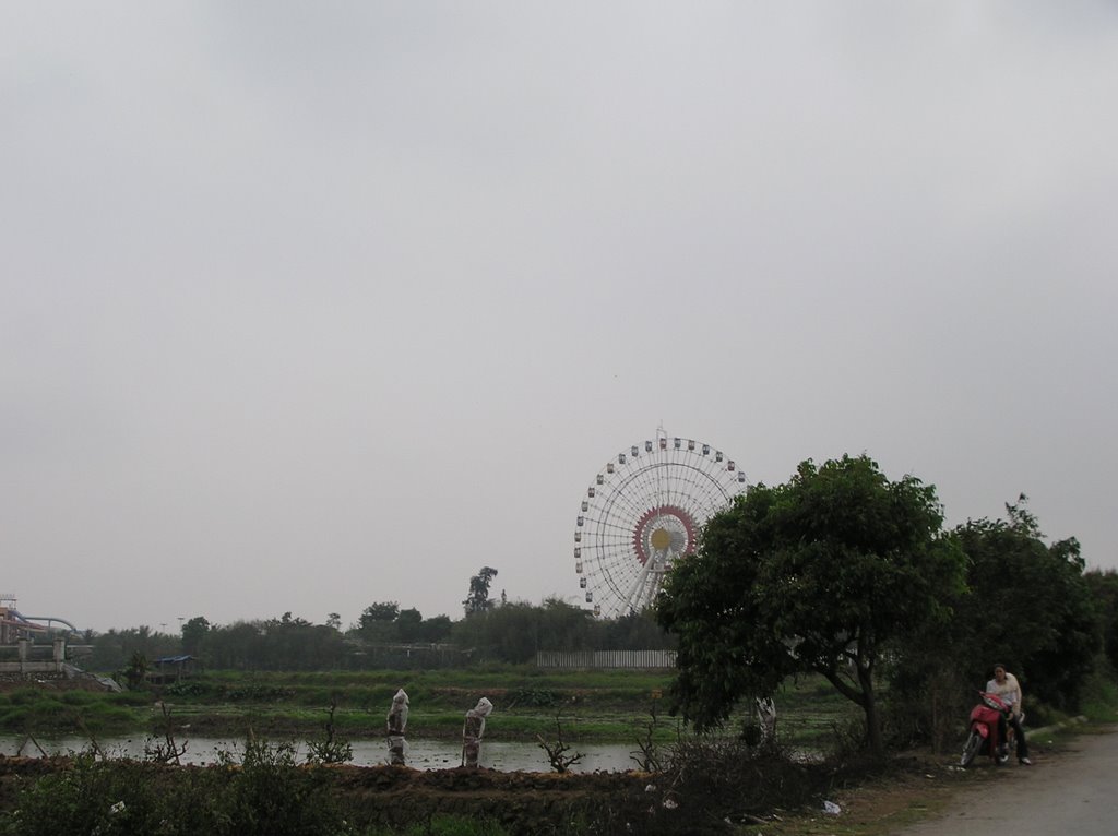 Ha Noi / Ho Tay Water Park / Водный парк Ho Toy / March 2007 by Eugeniy Tsarkov