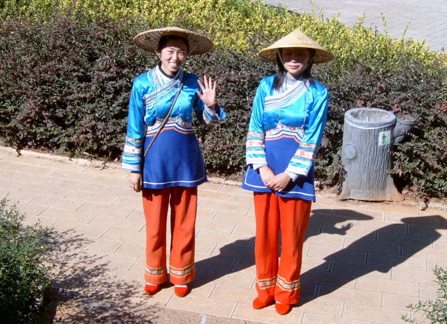 Yunnan Nationalities skanzen village. Dai (Thai) people. by Péter Kesselyák