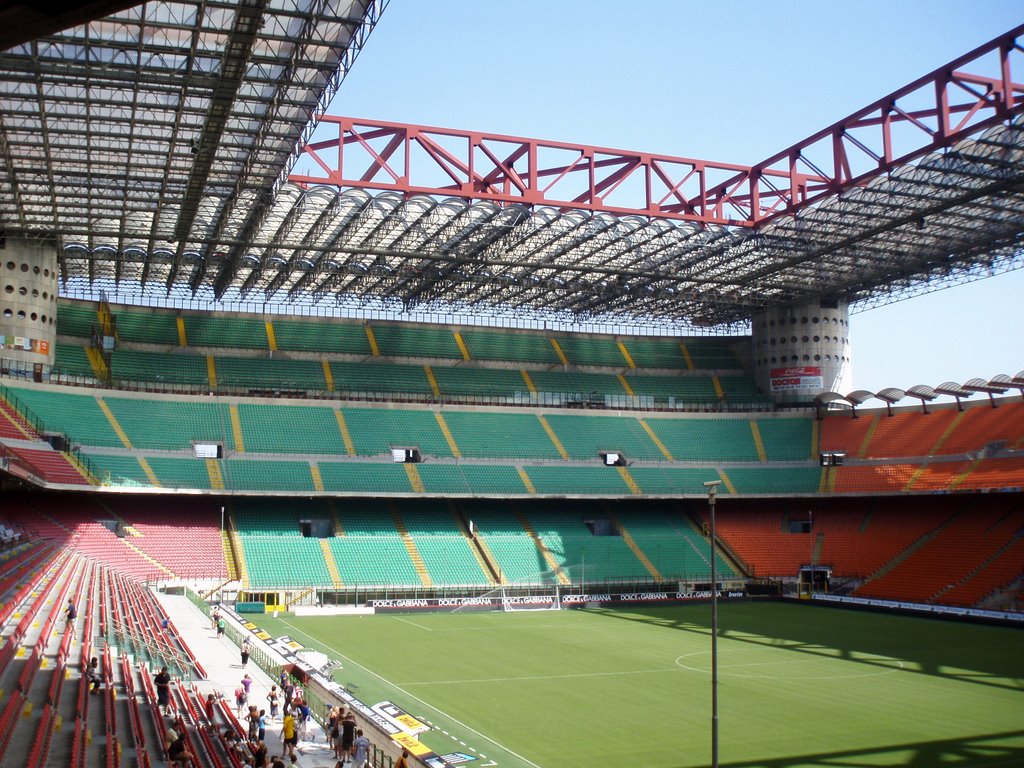 Estadio giuseppe meazza , grada verde ( fondo norte ) by el luisico