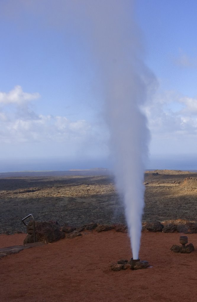 Geyser para turistas by Joan Antón Garcia i …