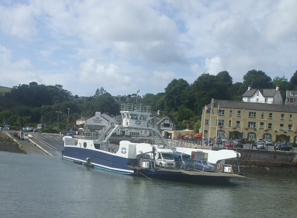 Higher Ferry Dartmouth (2009) by garyalland