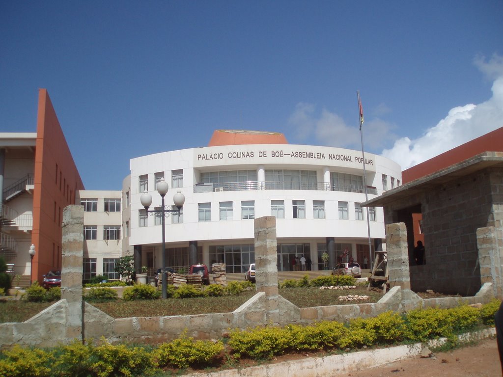 Parlamento, Bissau 2009 by EvaBcn