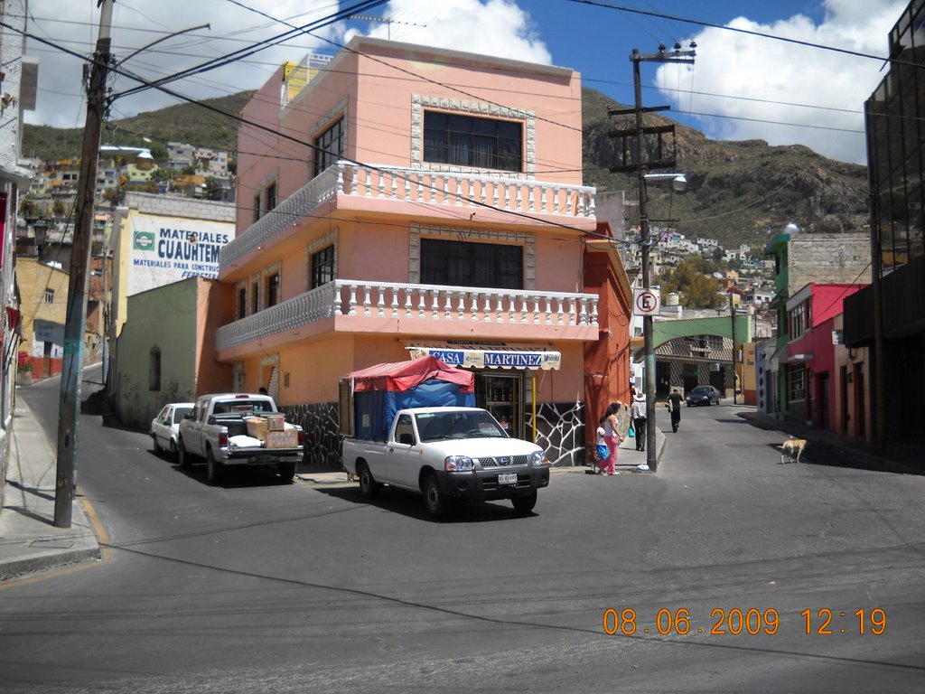 Felix Gomez street and Hermenegildo Galeana estreet, corner Vicente Guerrero, neighborhood the tree view. * Calle Felix Gomez, calle Hermenegildo Galeana esquina Vicente Guerrero con vista al Barrio El Arbolito en Pachuca. by Jose Antonio Zarazua…