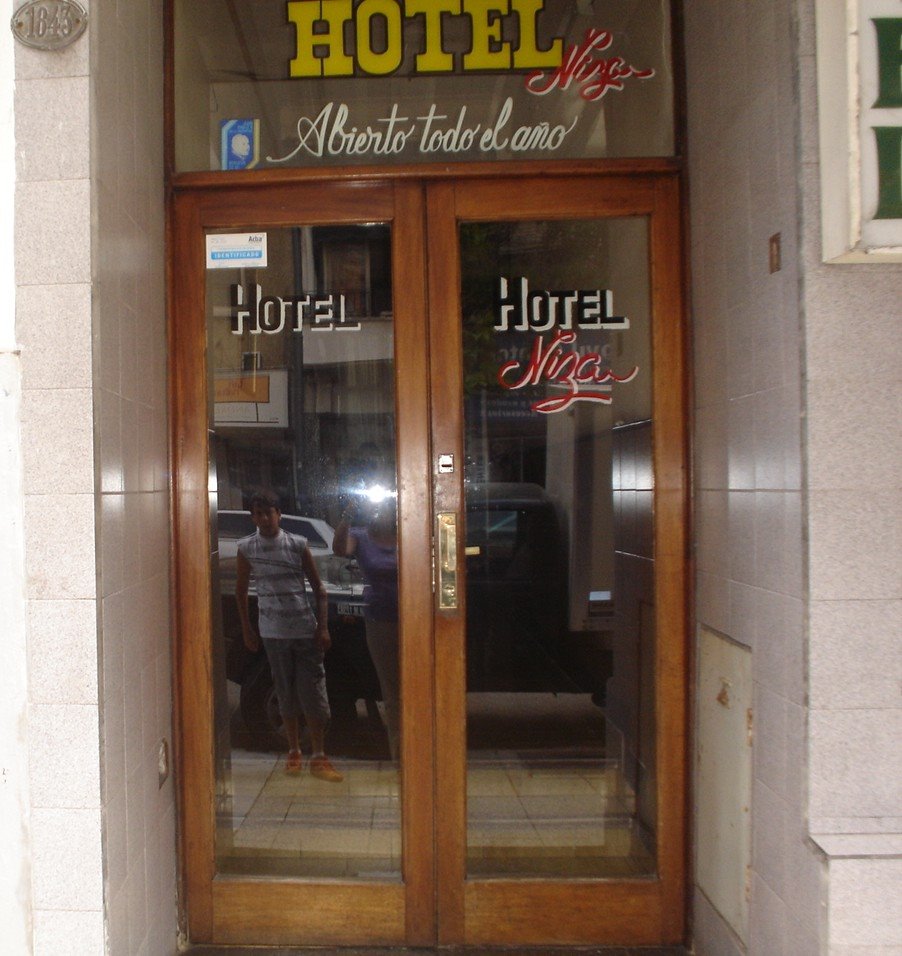 Entrada Hotel Niza by HotelNiza