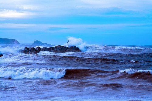 Marejada en la playa de Salinas by fuexio